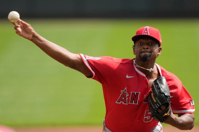 Soriano becomes MLB's first 4-game winner, lowers ERA to 0.33 as Angels beat Reds 9-6 | iNFOnews.ca