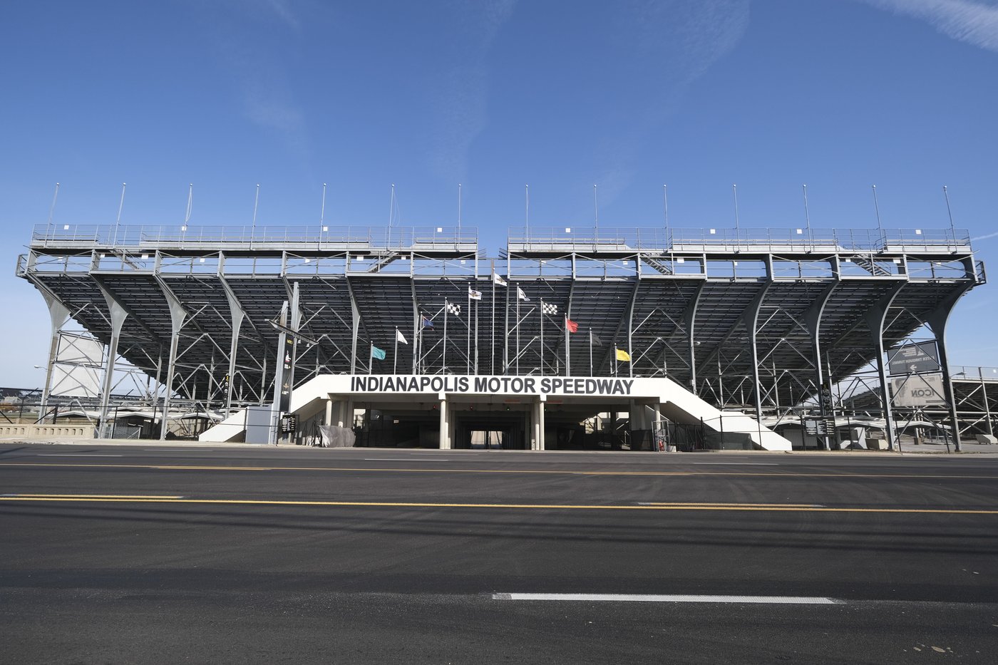 Indianapolis 500 drivers have productive day of testing after technical issues cause late start | iNFOnews.ca