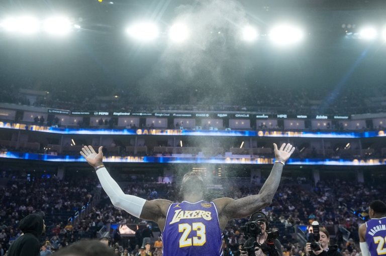 LeBron James scheduled to speak Thursday at Fanatics Fest in NYC, as NBA waits to hear his plans | iNFOnews.ca