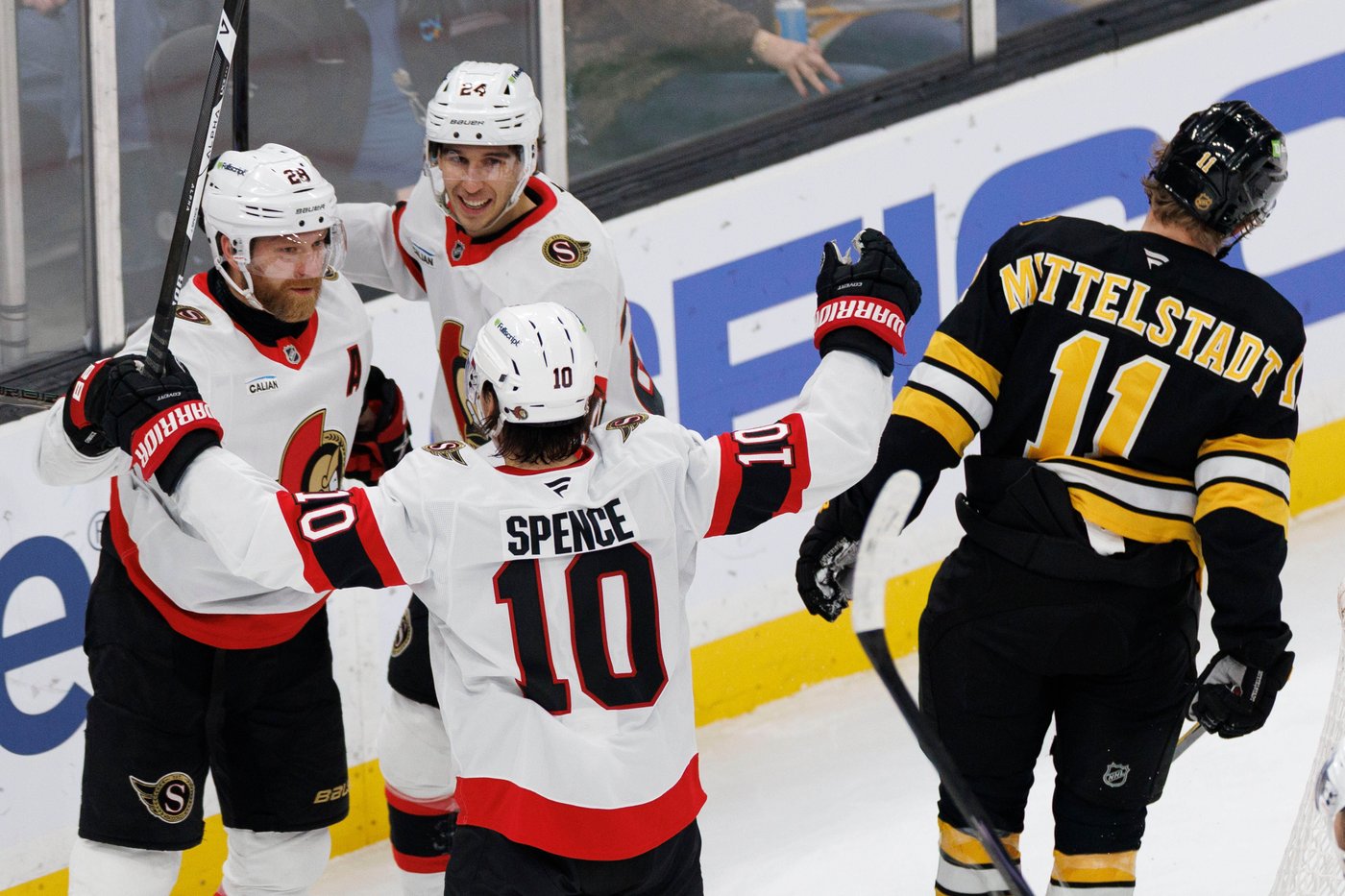 Zetterlund scores twice as surging Senators beat Bruins 6-2 | iNFOnews.ca