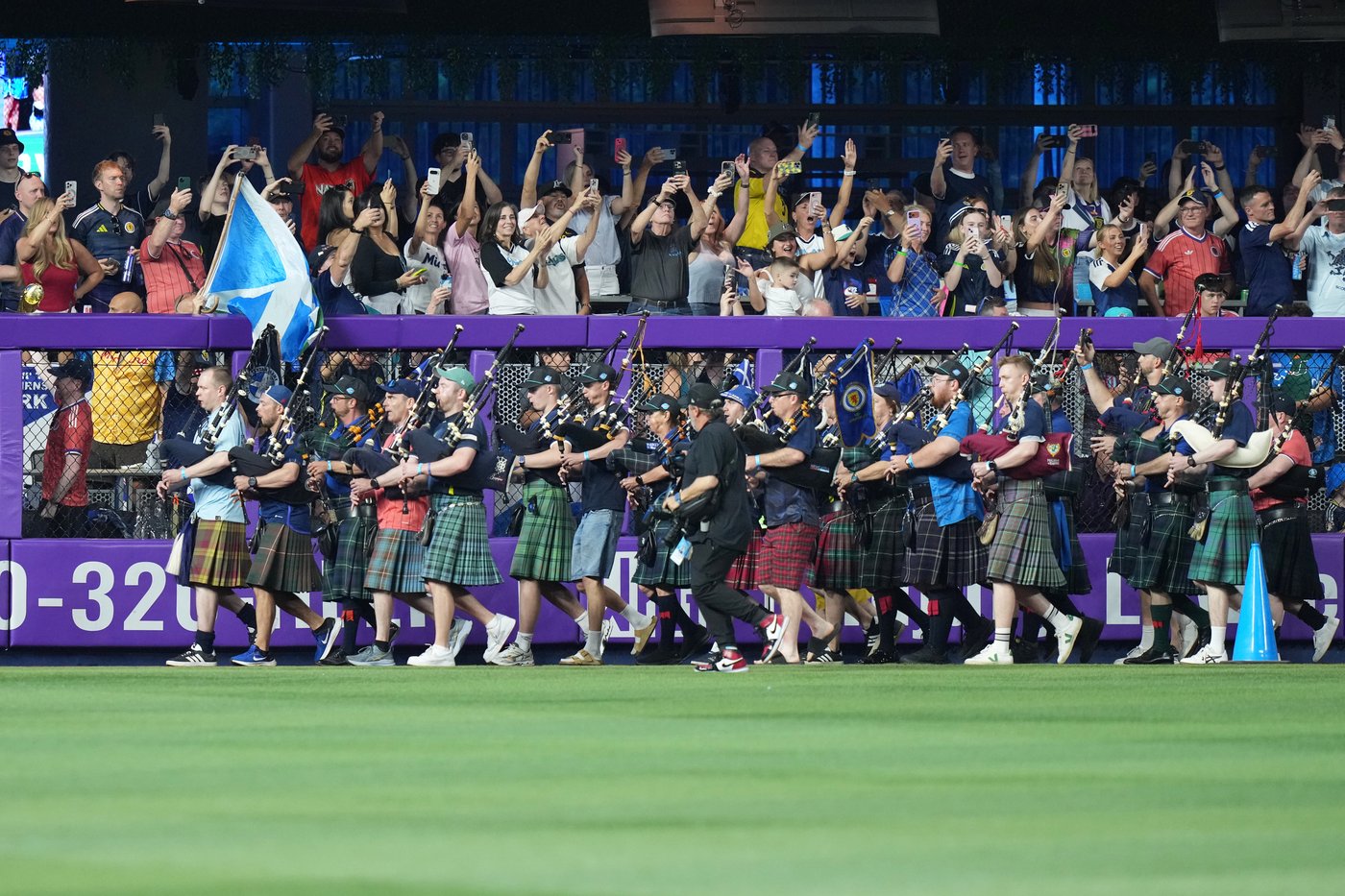 Scotland’s Tartan Army brings World Cup party from Boston to Miami, in photos | iNFOnews.ca