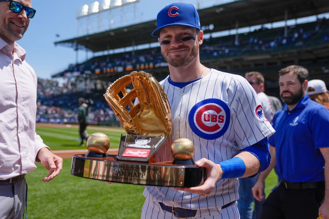 Happ wins again as Chicago Cubs earn a major league-high 3 Gold Glove awards | iNFOnews.ca Happ wins again as Chicago Cubs earn a major league-high 3 Gold Glove awards | iNFOnews.ca