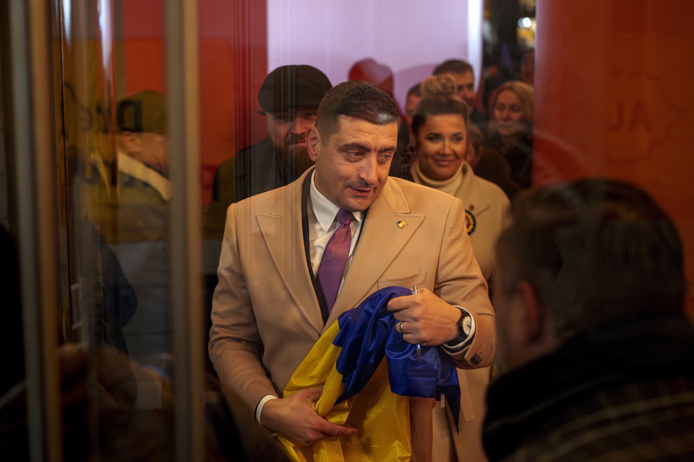 Romania’s leftists set to top polls in parliamentary election, but far-right populists see big gains | iNFOnews.ca