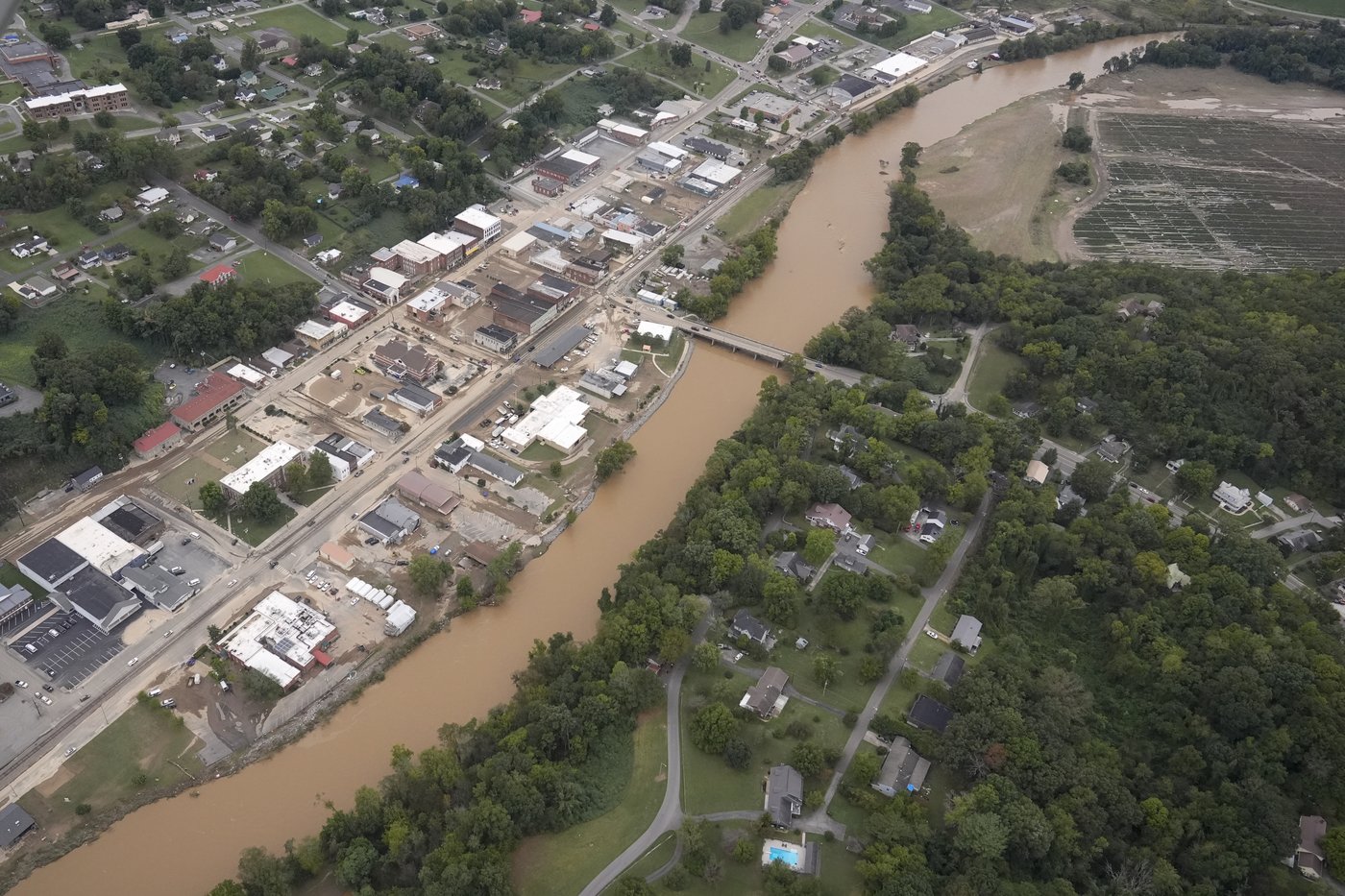 Asheville has been isolated after Helene wrecked roads and knocked out power and cell service | iNFOnews.ca Asheville has been isolated after Helene wrecked roads and knocked out power and cell service | iNFOnews.ca