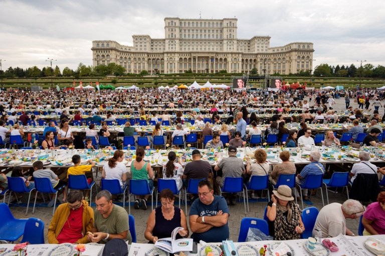 Romania sets Guinness record with miles-long table, raises funds for pediatric psychiatry hospital | iNFOnews.ca