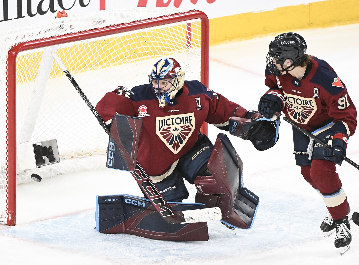 Roese nets OT winner as Frost steal Game 1 from Victoire in PWHL playoff opener | iNFOnews.ca