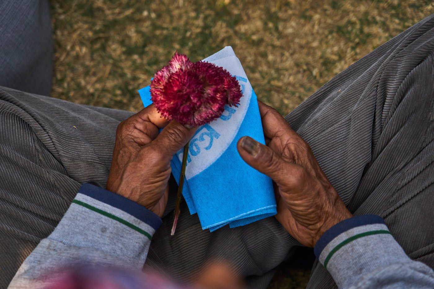 Photos of Nepali former rapper drawing crowds to his campaign for prime minister | iNFOnews.ca