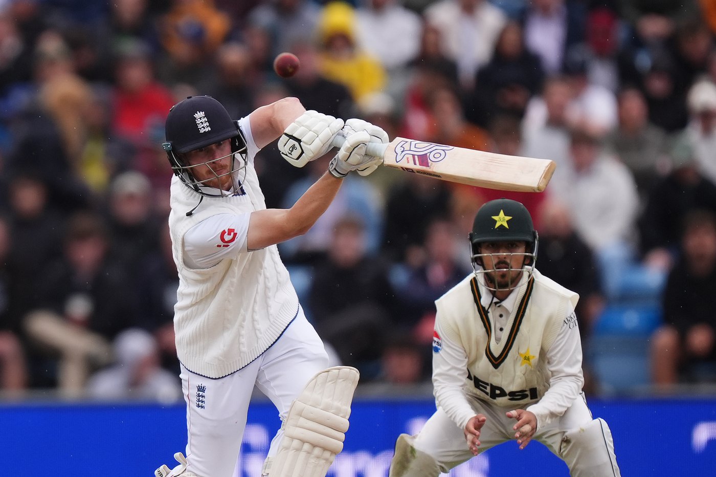 Root and Cox hit fifties as England powers to 239-4 and into 68-run lead over Pakistan | iNFOnews.ca Root and Cox hit fifties as England powers to 239-4 and into 68-run lead over Pakistan | iNFOnews.ca