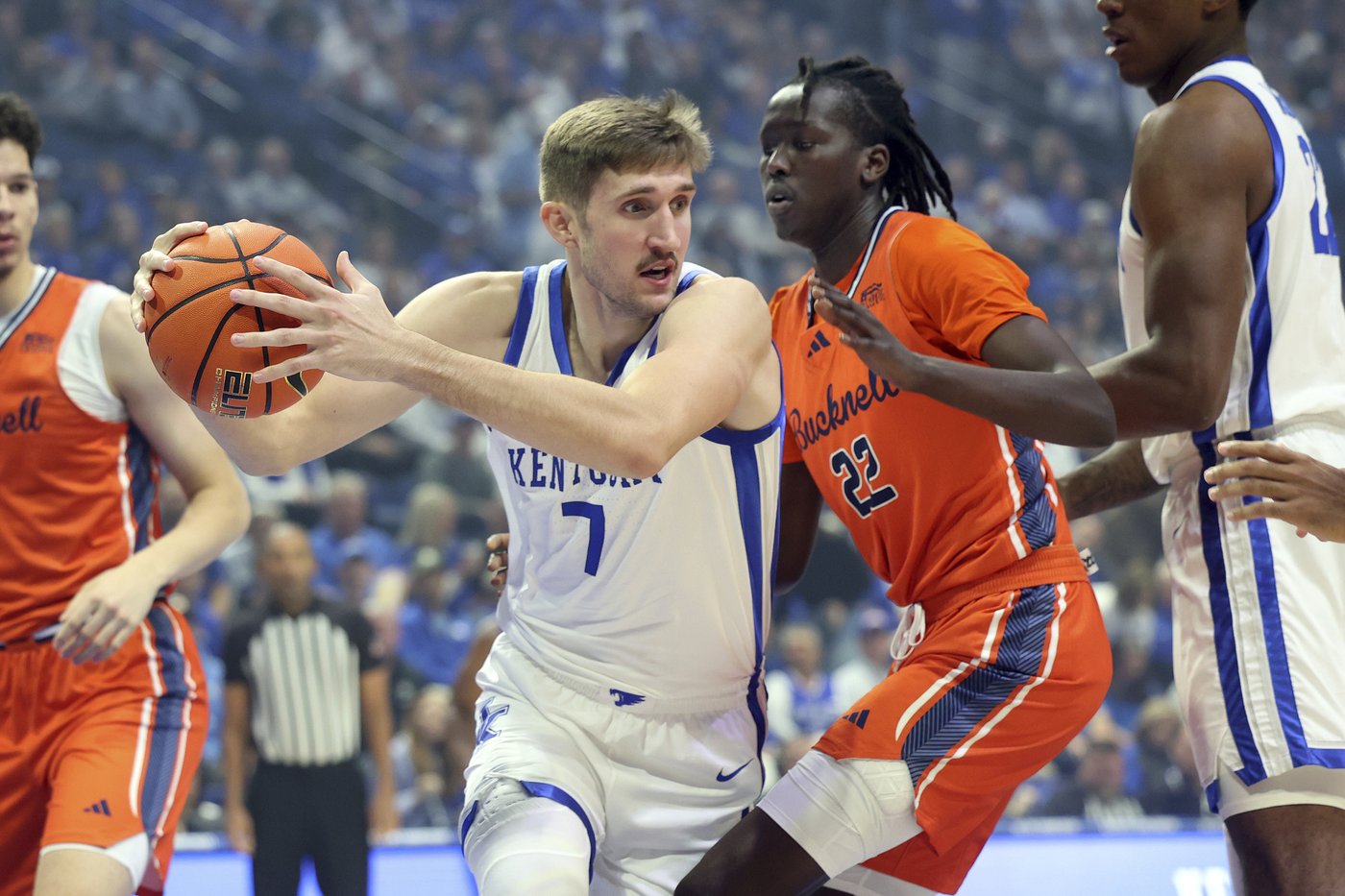 Brea scores 20 points off the bench to pace Kentucky | iNFOnews.ca