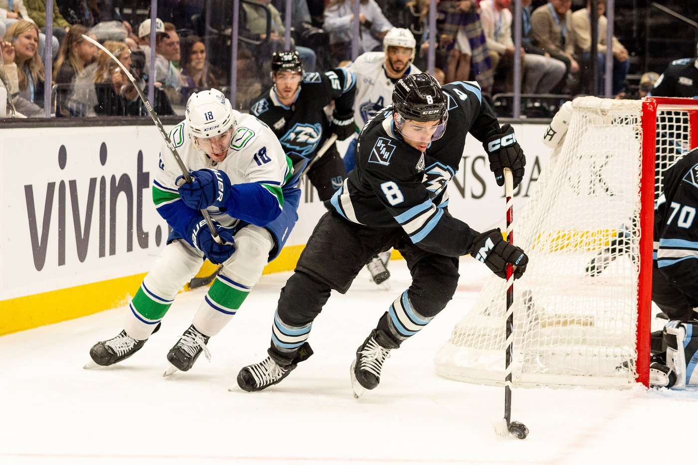 Nick Schmaltz nets hat trick as Mammoth overpower Canucks 6-2 | iNFOnews.ca Nick Schmaltz nets hat trick as Mammoth overpower Canucks 6-2 | iNFOnews.ca