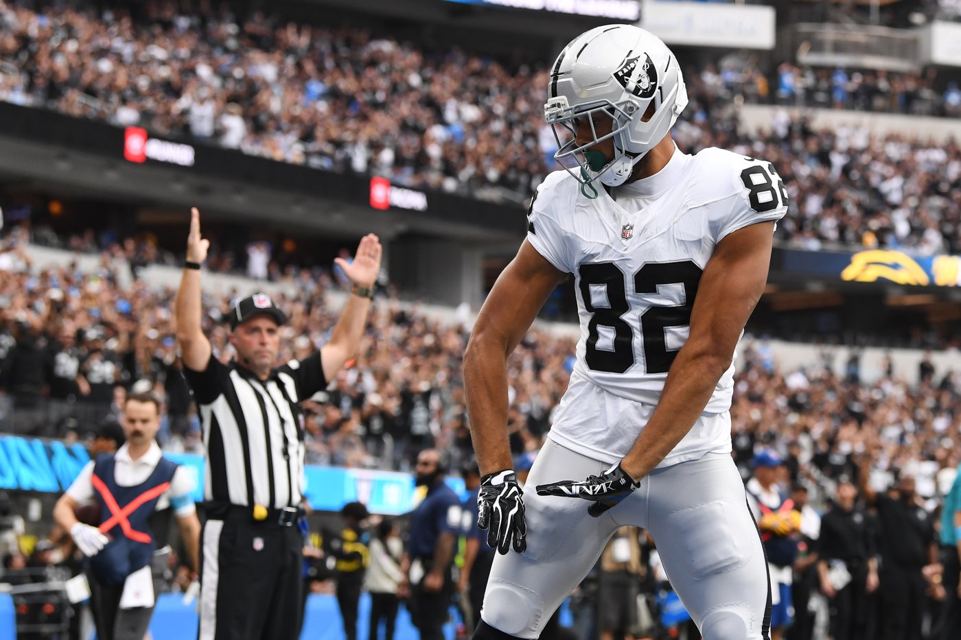 Raiders' versatile offense shines in wins over Miami and Chargers | iNFOnews.ca Raiders' versatile offense shines in wins over Miami and Chargers | iNFOnews.ca