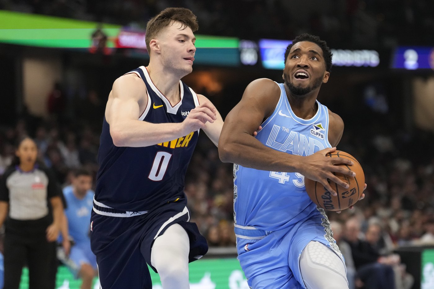 Donovan Mitchell scores 28 as Cavaliers improve to 13-1 at home by beating Jokic and Nuggets 126-114 | iNFOnews.ca Donovan Mitchell scores 28 as Cavaliers improve to 13-1 at home by beating Jokic and Nuggets 126-114 | iNFOnews.ca