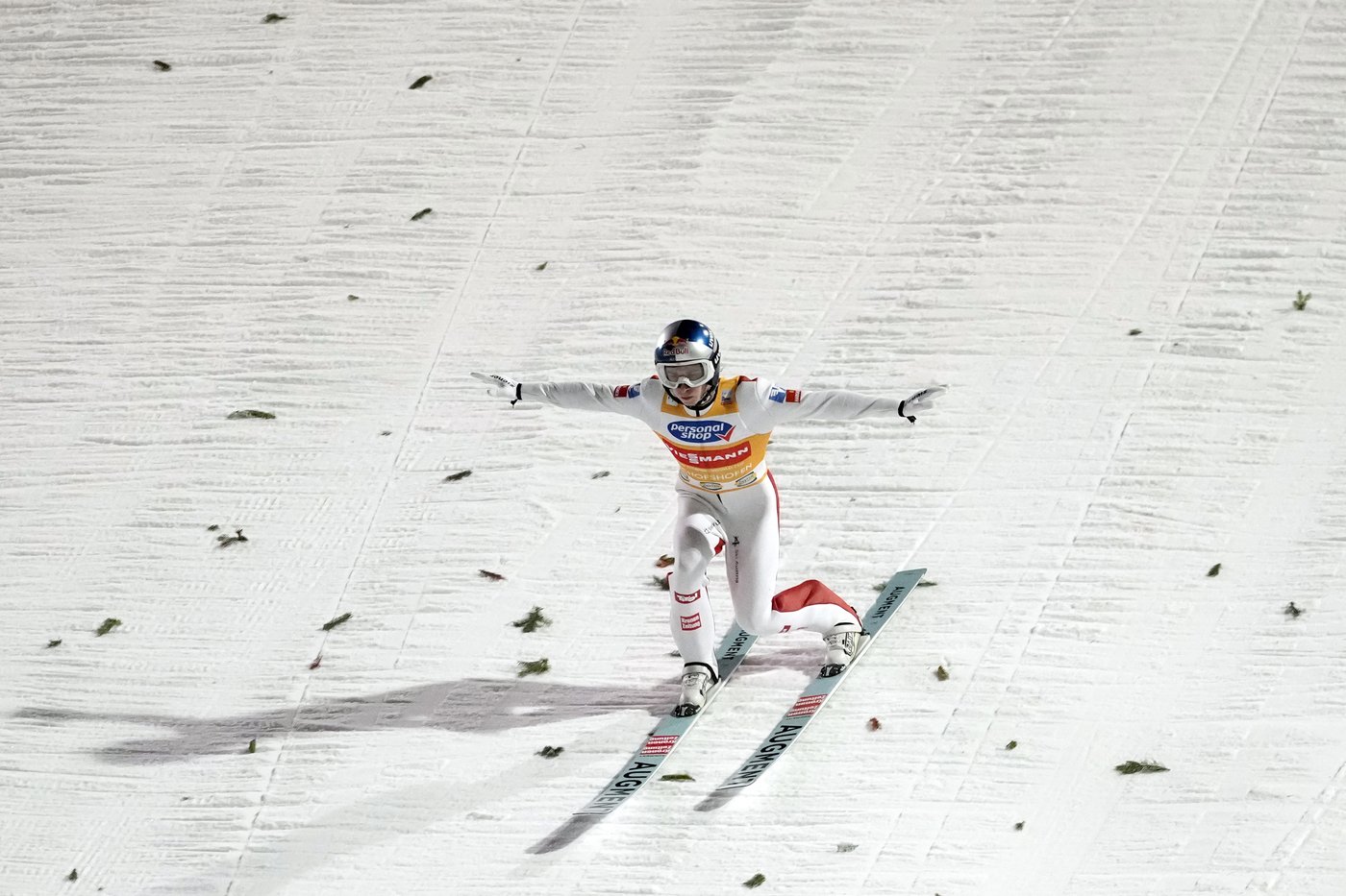 Tschofenig takes Four Hills ski jumping title after veteran teammate Kraft short on final leap | iNFOnews.ca
