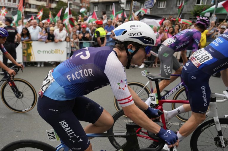 Montreal group urges city to bar Israel cycling team from Grand Prix | iNFOnews.ca