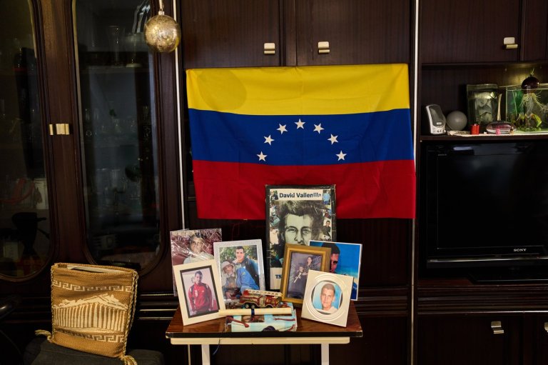 Venezuelans in Spain are caught between hope and fear after Maduro's capture | iNFOnews.ca