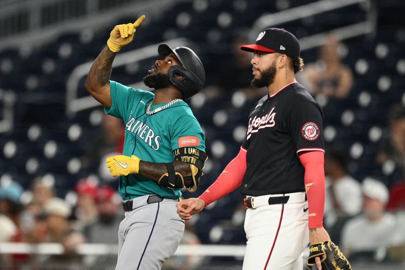 Mariners outfielder Randy Arozarena leaves with apparent leg injury | iNFOnews.ca Mariners outfielder Randy Arozarena leaves with apparent leg injury | iNFOnews.ca