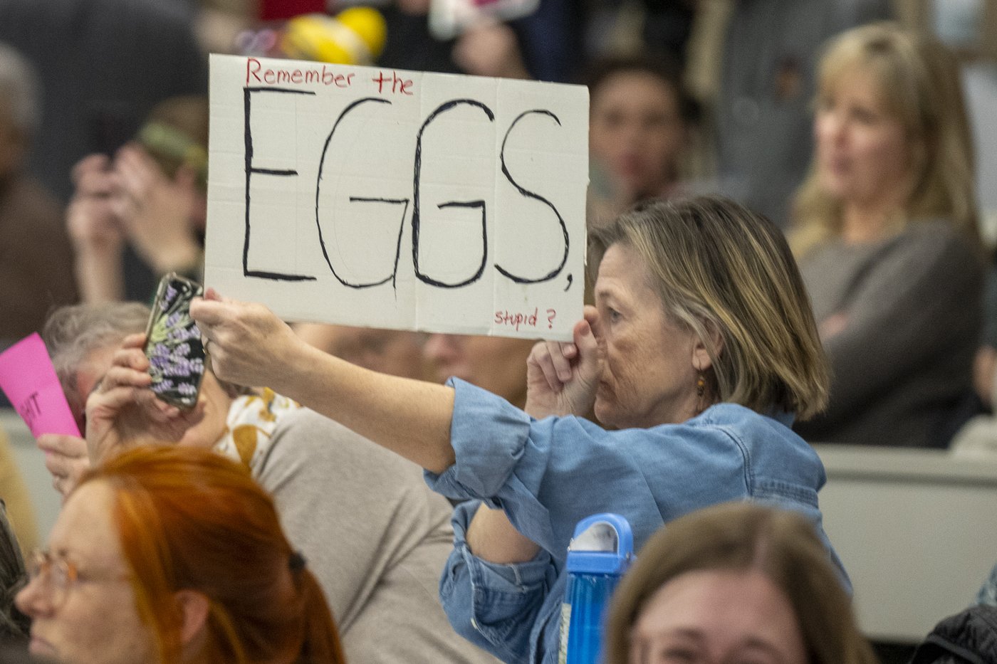 Utah Rep. Maloy offers tepid criticism of some White House spending cuts at town hall | iNFOnews.ca Utah Rep. Maloy offers tepid criticism of some White House spending cuts at town hall | iNFOnews.ca