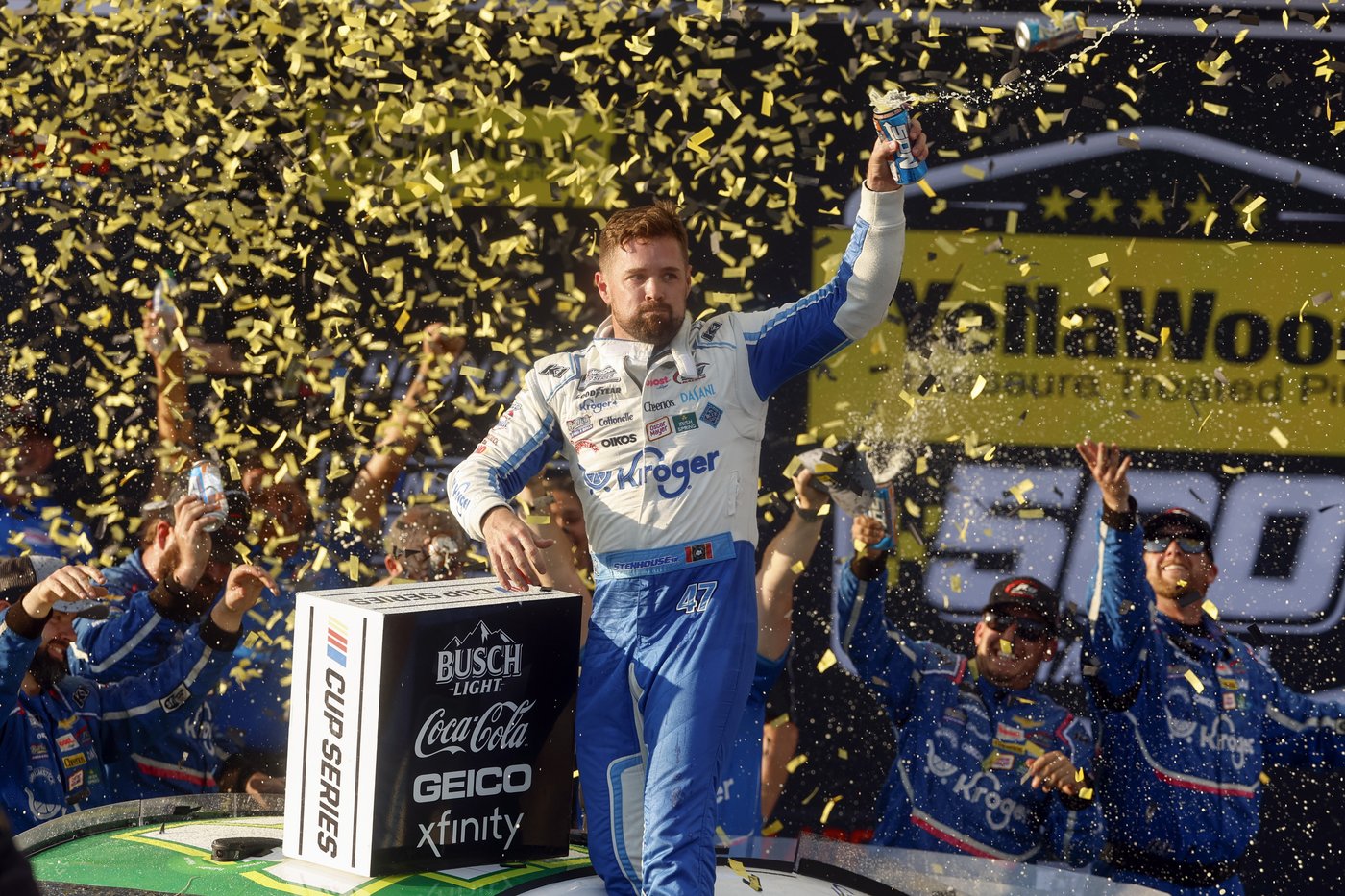 Stenhouse snaps 65-race losing streak after late crash at Talladega scrambles playoff picture | iNFOnews.ca Stenhouse snaps 65-race losing streak after late crash at Talladega scrambles playoff picture | iNFOnews.ca