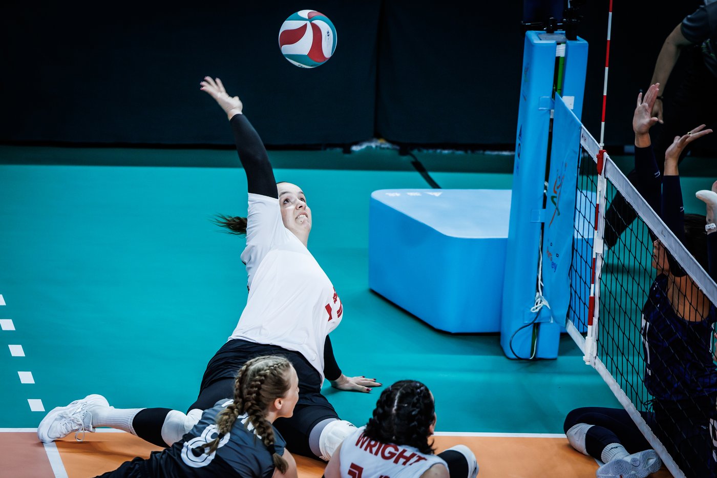 Canada loses to top-ranked U.S. in world sitting volleyball semifinal | iNFOnews.ca