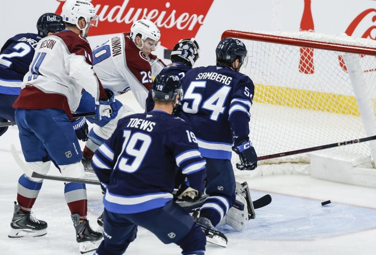 MacKinnon's dominance continues as NHL-leading Avalanche keep rolling | iNFOnews.ca