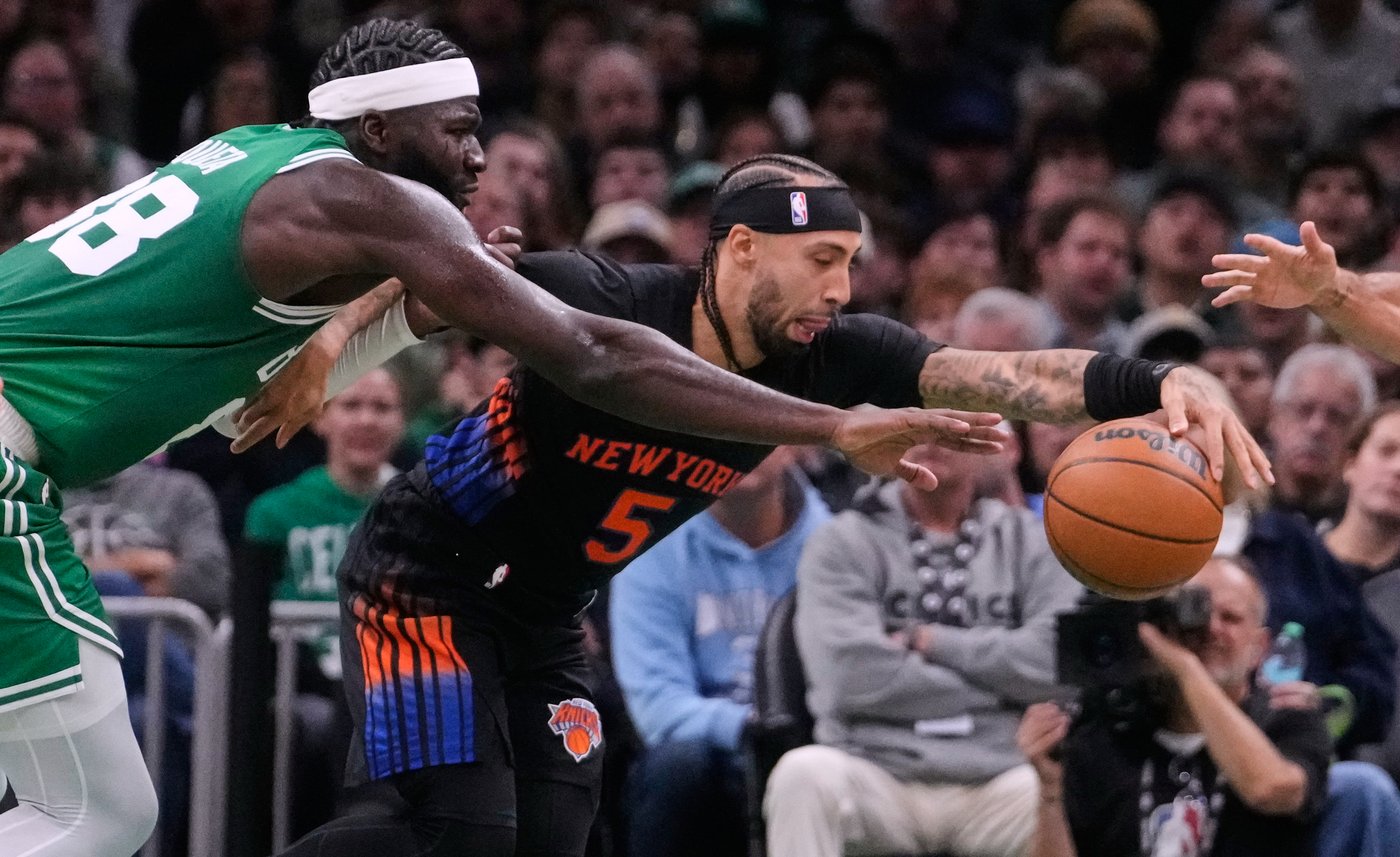 Jayson Tatum scores 36, sizzles down the stretch as Celtics fend off Knicks 107-103 | iNFOnews.ca