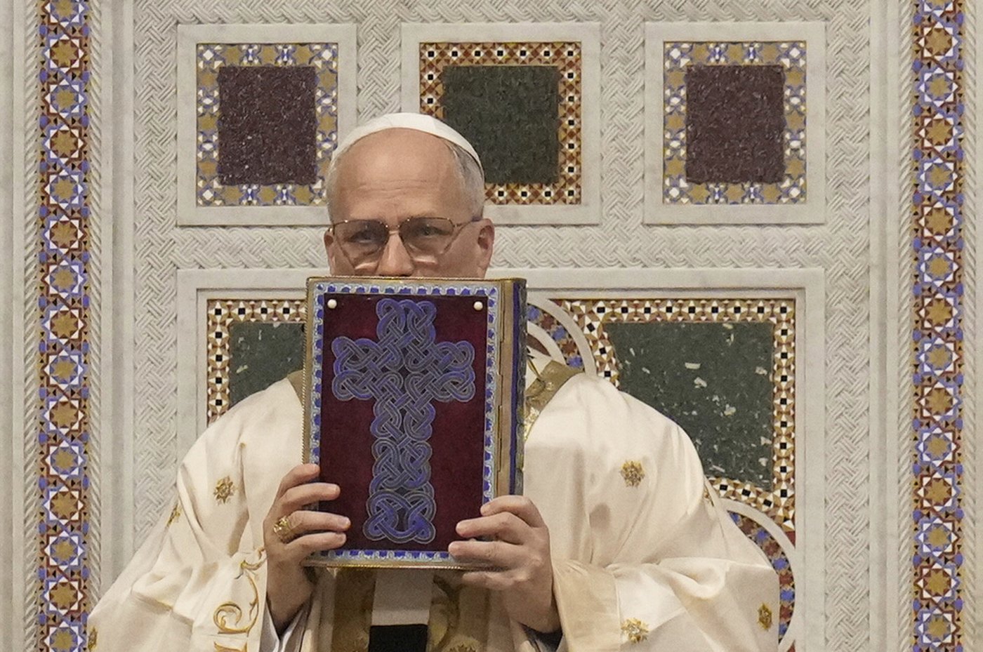 Pope Leo XIV declares 'I am Roman!' as he completes formalities to become bishop of Rome | iNFOnews.ca Pope Leo XIV declares 'I am Roman!' as he completes formalities to become bishop of Rome | iNFOnews.ca