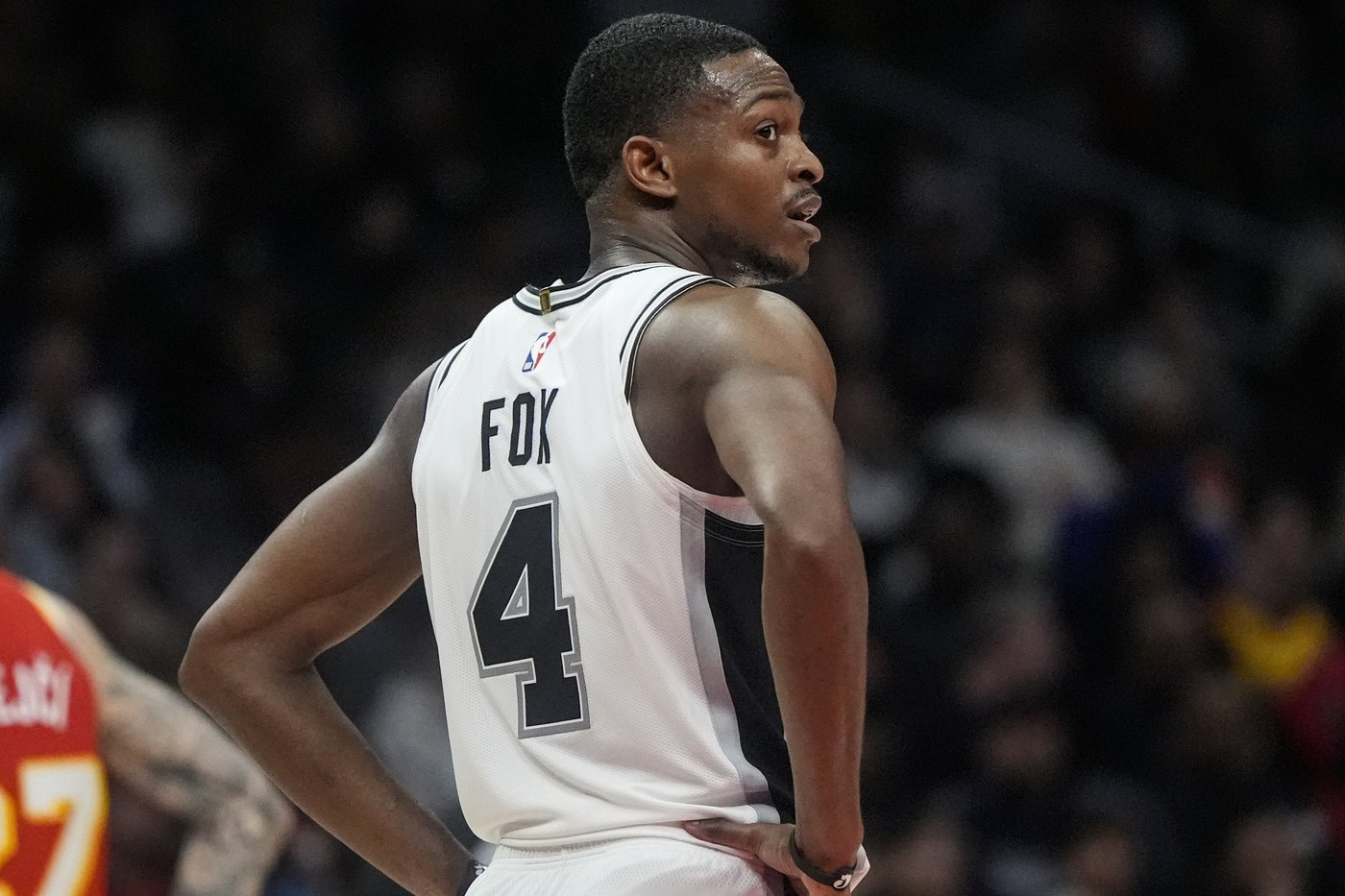Fox enjoys successful debut with Spurs as Wembanyama's point guard in win over Hawks | iNFOnews.ca Fox enjoys successful debut with Spurs as Wembanyama's point guard in win over Hawks | iNFOnews.ca