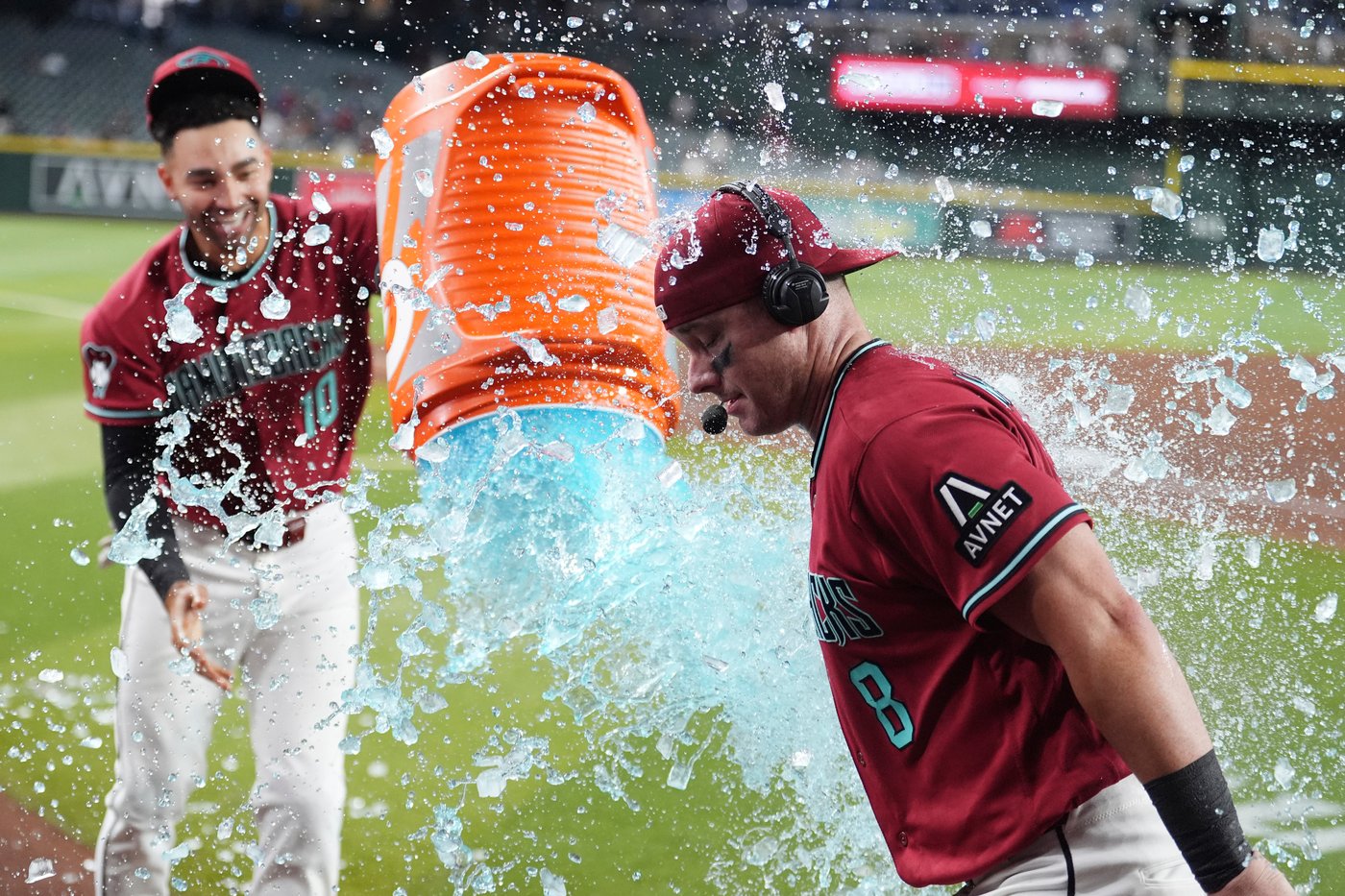 James McCann's solo homer in the 8th inning sends D-backs to a 1-0 win over the Phillies | iNFOnews.ca James McCann's solo homer in the 8th inning sends D-backs to a 1-0 win over the Phillies | iNFOnews.ca