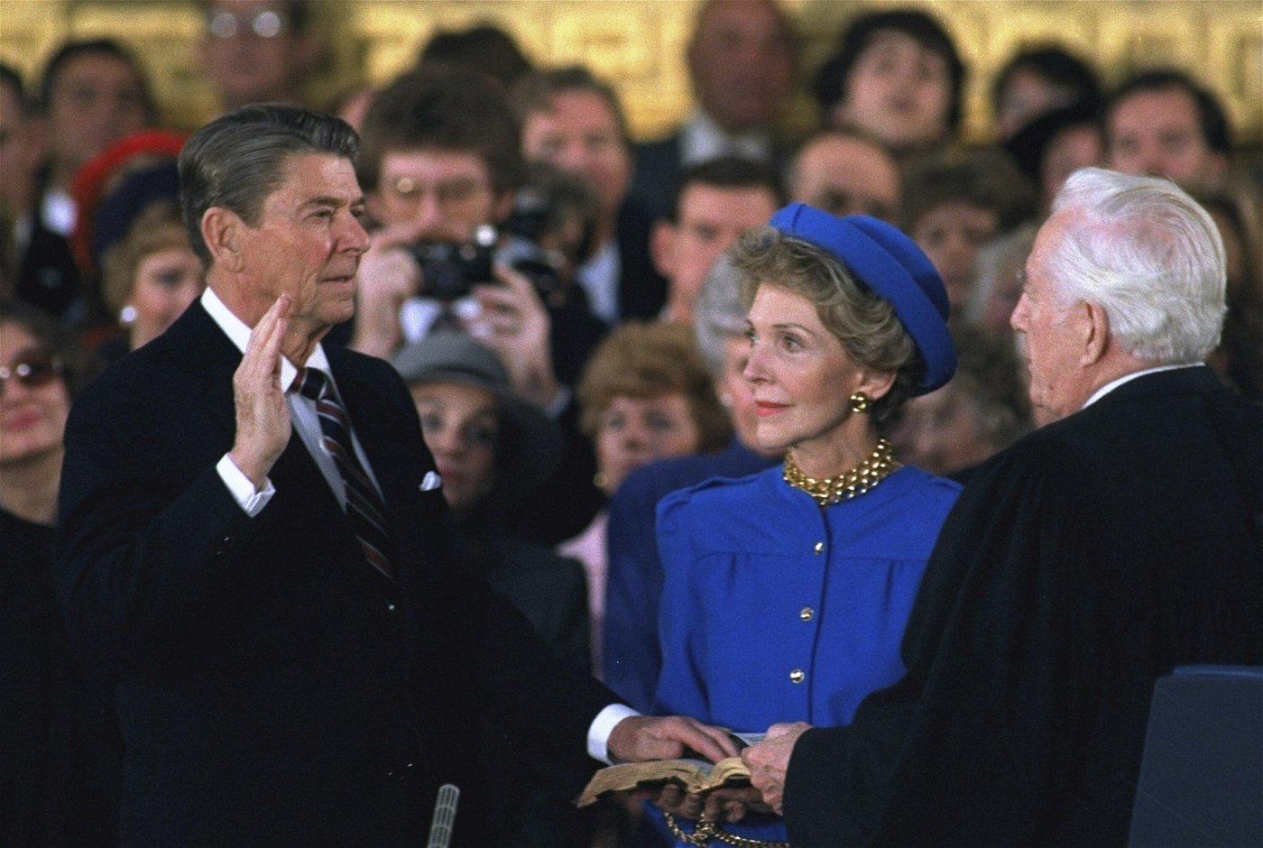1985 was the last time an inauguration was indoors. Ronald and Nancy Reagan felt they had no choice | iNFOnews.ca