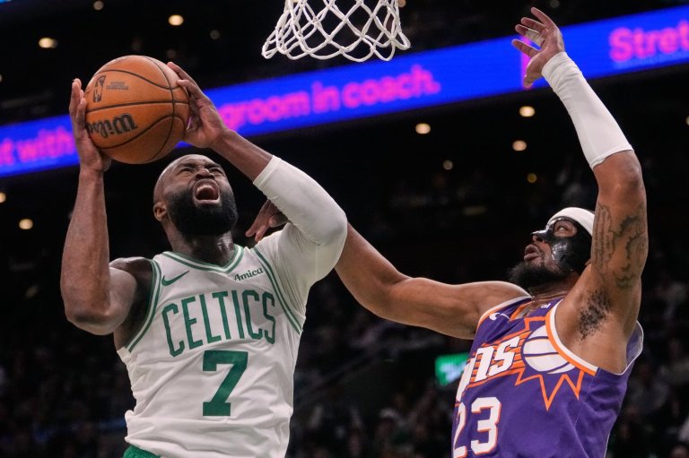 Jaylen Brown scores 18 of his 41 points in the fourth quarter to help Celtics beat Suns 120-112 | iNFOnews.ca