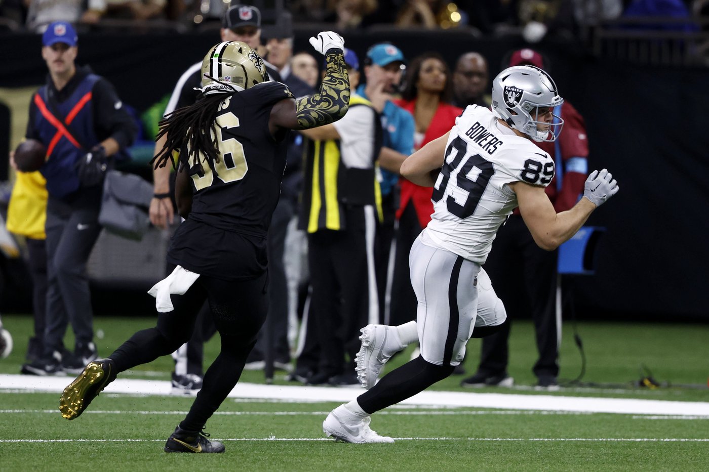 Brock Bowers sets NFL rookie records as the Raiders roll to a 25-10 victory over the Saints | iNFOnews.ca Brock Bowers sets NFL rookie records as the Raiders roll to a 25-10 victory over the Saints | iNFOnews.ca
