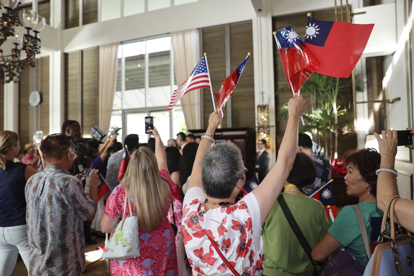 Taiwan's president visits East-West think tank as China criticizes his 2-day visit to Hawaii | iNFOnews.ca Taiwan's president visits East-West think tank as China criticizes his 2-day visit to Hawaii | iNFOnews.ca