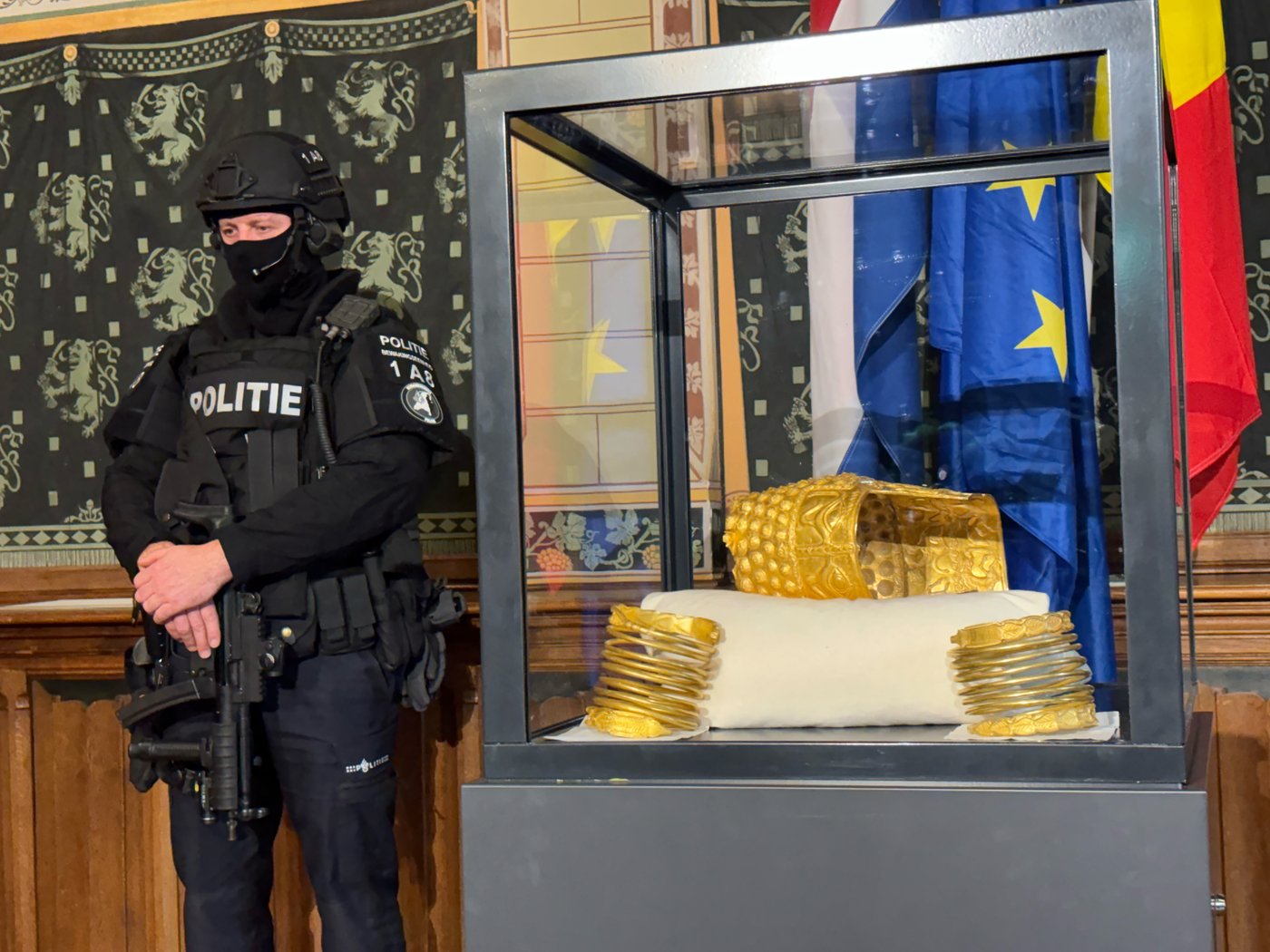 A priceless ancient golden helmet stolen from a Dutch museum is recovered | iNFOnews.ca