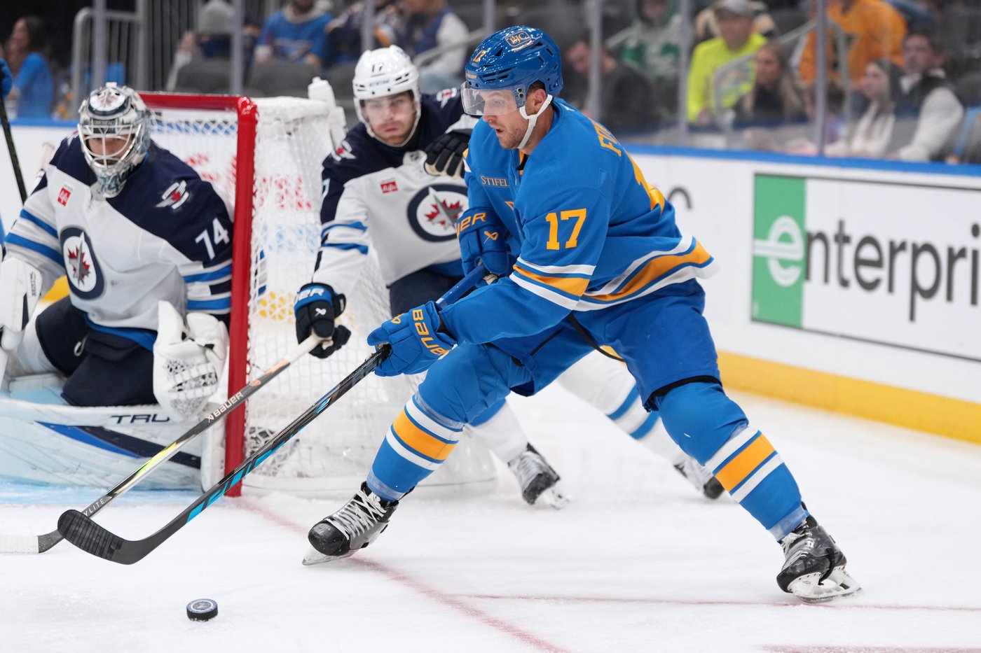 Broberg scores third-period game winner, Blues top Jets 2-1 | iNFOnews.ca
