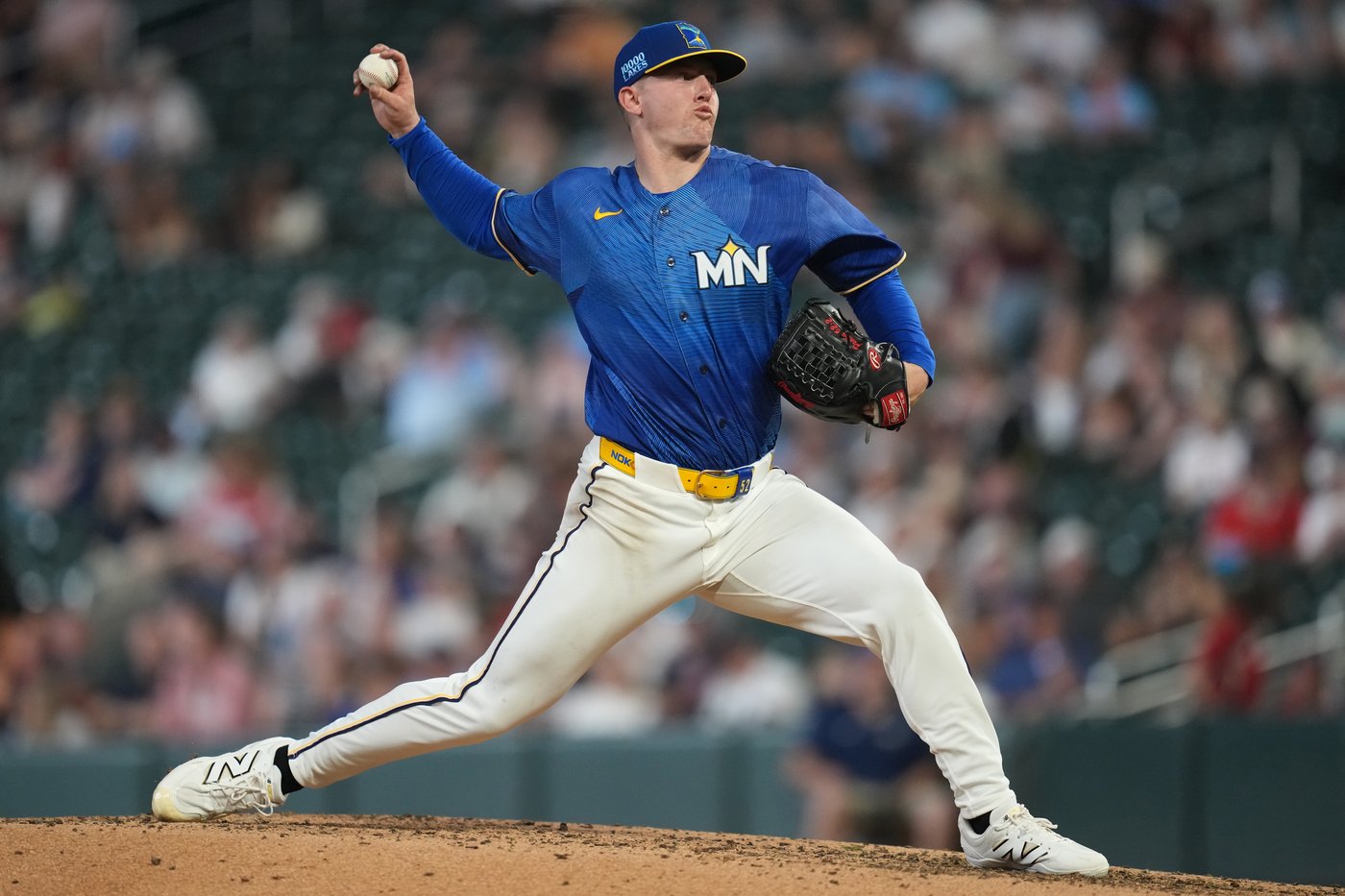 Brooks Lee homers, Twins score four runs in the sixth in 5-3 win over Royals | iNFOnews.ca