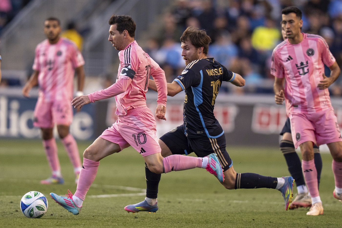 Messi's late free kick goal sparks Inter Miami to rally for a 3-3 tie against Union | iNFOnews.ca Messi's late free kick goal sparks Inter Miami to rally for a 3-3 tie against Union | iNFOnews.ca
