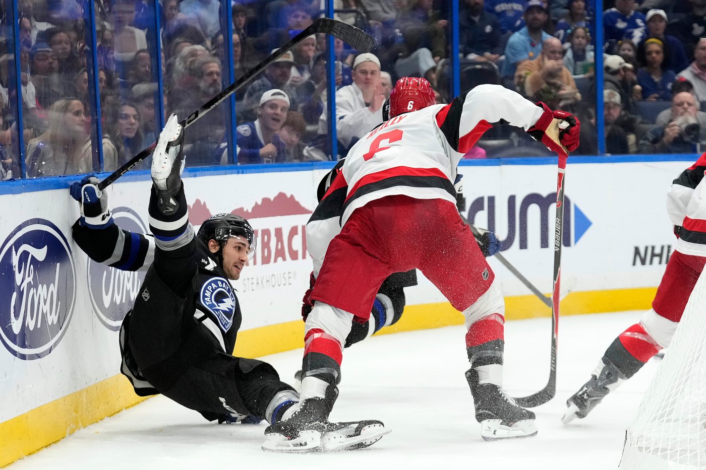 Jake Guentzel scores twice as Lightning rally for 6-4 win over Hurricanes | iNFOnews.ca Jake Guentzel scores twice as Lightning rally for 6-4 win over Hurricanes | iNFOnews.ca