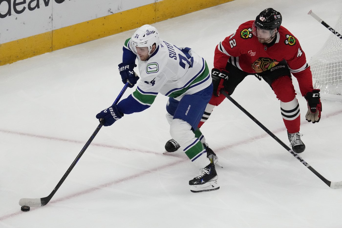 Heinen scores twice as the Canucks beat the Blackhawks 6-3 for their 3rd straight win | iNFOnews.ca Heinen scores twice as the Canucks beat the Blackhawks 6-3 for their 3rd straight win | iNFOnews.ca