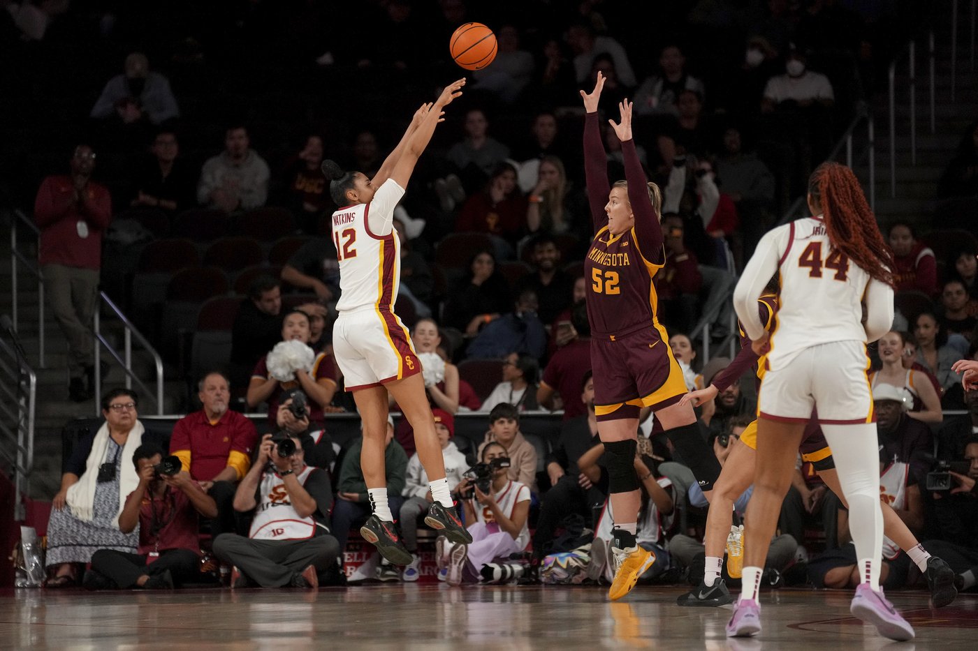 Iriafen and Watkins lead No. 4 Southern California to 82-69 victory over Minnesota | iNFOnews.ca