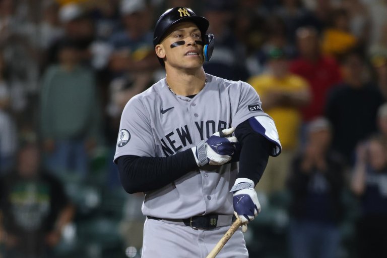 Yankees slugger Aaron Judge out of lineup with bone bruise in right shoulder, may miss a few days | iNFOnews.ca