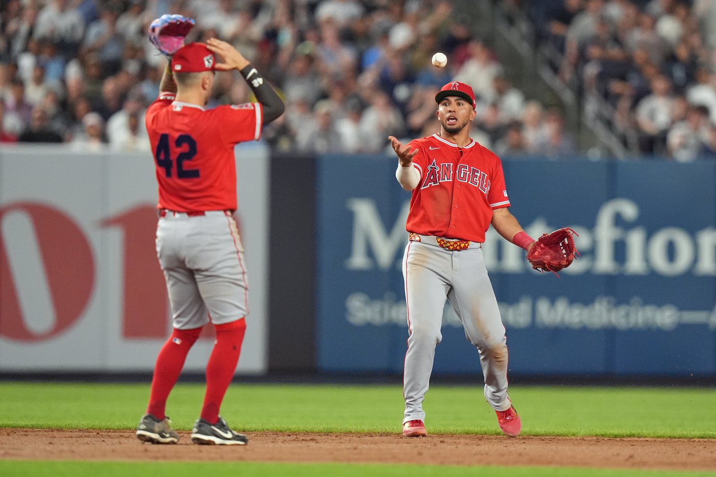 Angels botch popup in 9th and Yankees take advantage when Caballero's double gives them 5-4 win | iNFOnews.ca