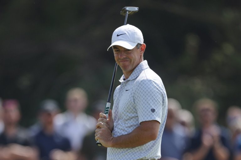 Rory McIlroy set to be around for the weekend at British Open after second-round 67 | iNFOnews.ca