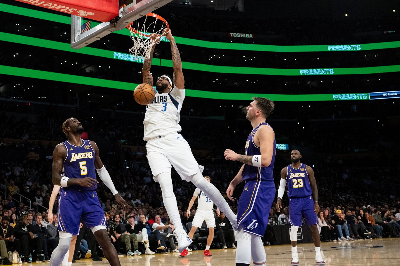 Reaves scores 38 points, Luka adds 35, Lakers hold off Mavs 129-119 in Anthony Davis' LA return | iNFOnews.ca Reaves scores 38 points, Luka adds 35, Lakers hold off Mavs 129-119 in Anthony Davis' LA return | iNFOnews.ca