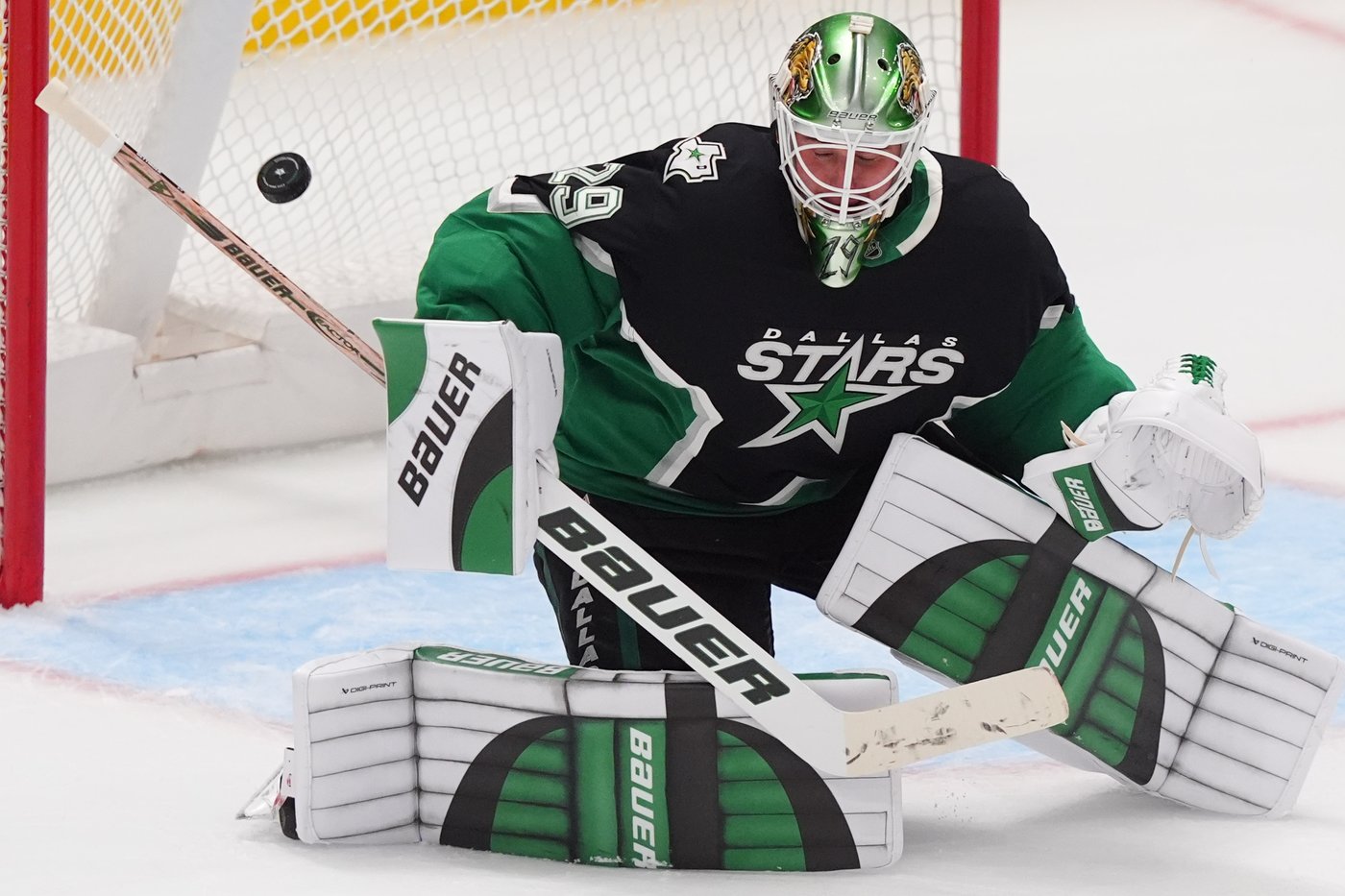 Robertson’s overtime goal caps Stars’ 3-2 comeback over Predators for 8th straight win | iNFOnews.ca