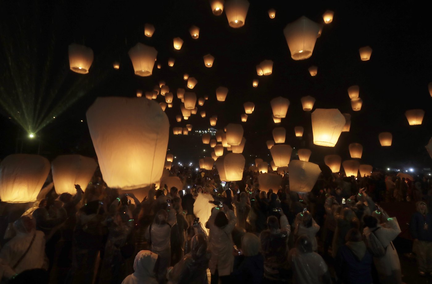 Thousands in Taiwan and China celebrate the Lantern Festival with high hopes and rice dumplings | iNFOnews.ca Thousands in Taiwan and China celebrate the Lantern Festival with high hopes and rice dumplings | iNFOnews.ca