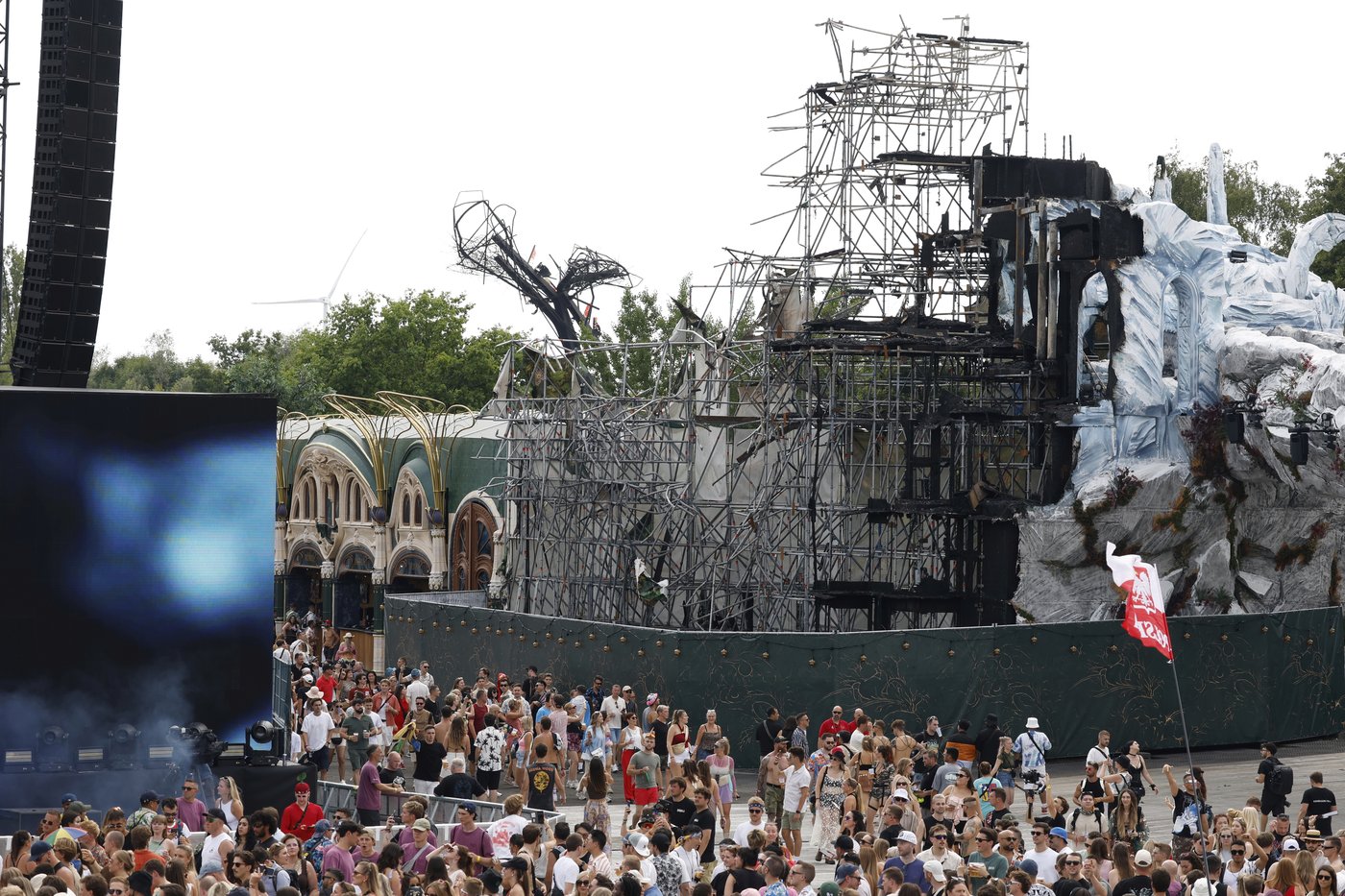 Belgium's Tomorrowland music festival opens after main stage was destroyed by fire | iNFOnews.ca