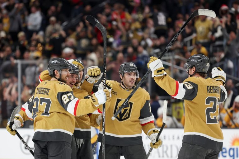 Golden Knights rout Predators 7-2 for their 7th straight victory | iNFOnews.ca