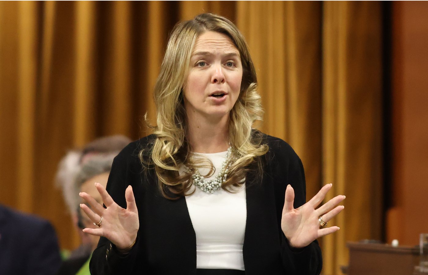 Some Canadian cities building temporary housing facilities to accommodate refugees | iNFOnews.ca