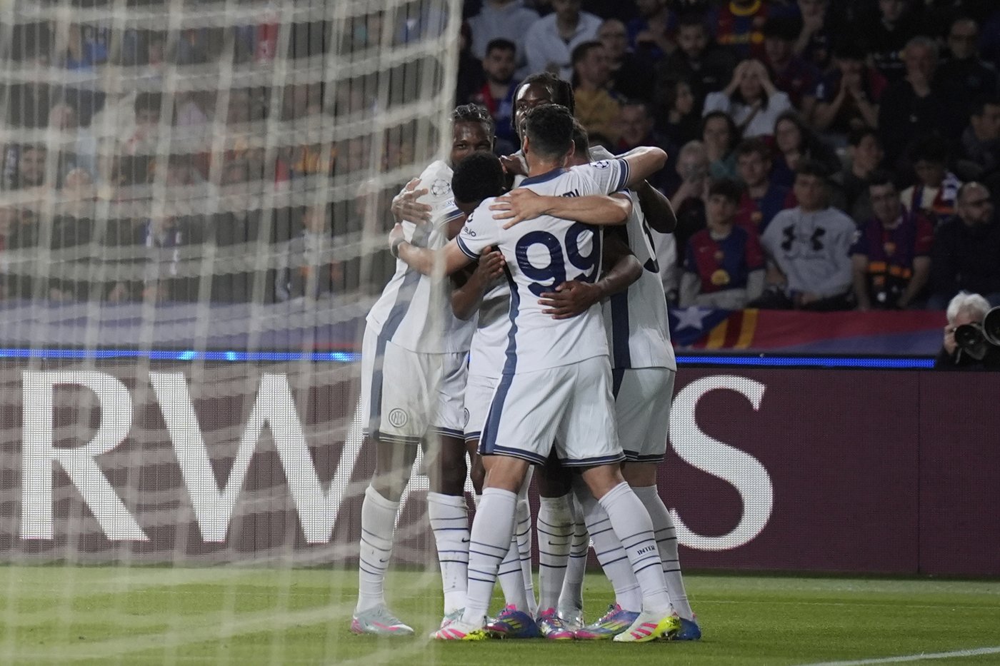 Barcelona and Inter Milan draw 3-3 in thrilling first leg of their Champions League semifinal | iNFOnews.ca