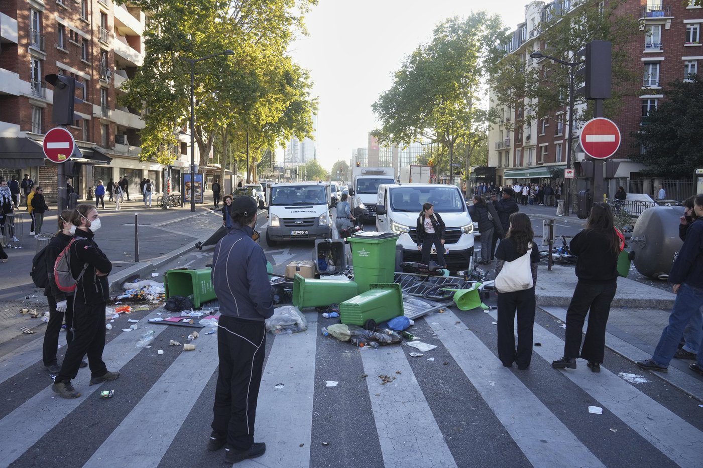 Protesters clash with police in Paris as 'Block Everything' movement gains momentum | iNFOnews.ca